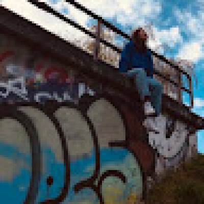 Justine zoekt een Kamer / Appartement / Studio in Gent