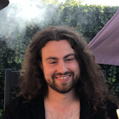 Jo zoekt een Kamer / Appartement / Studio in Gent